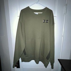 Champion crew neck sweatshirt with front pocket